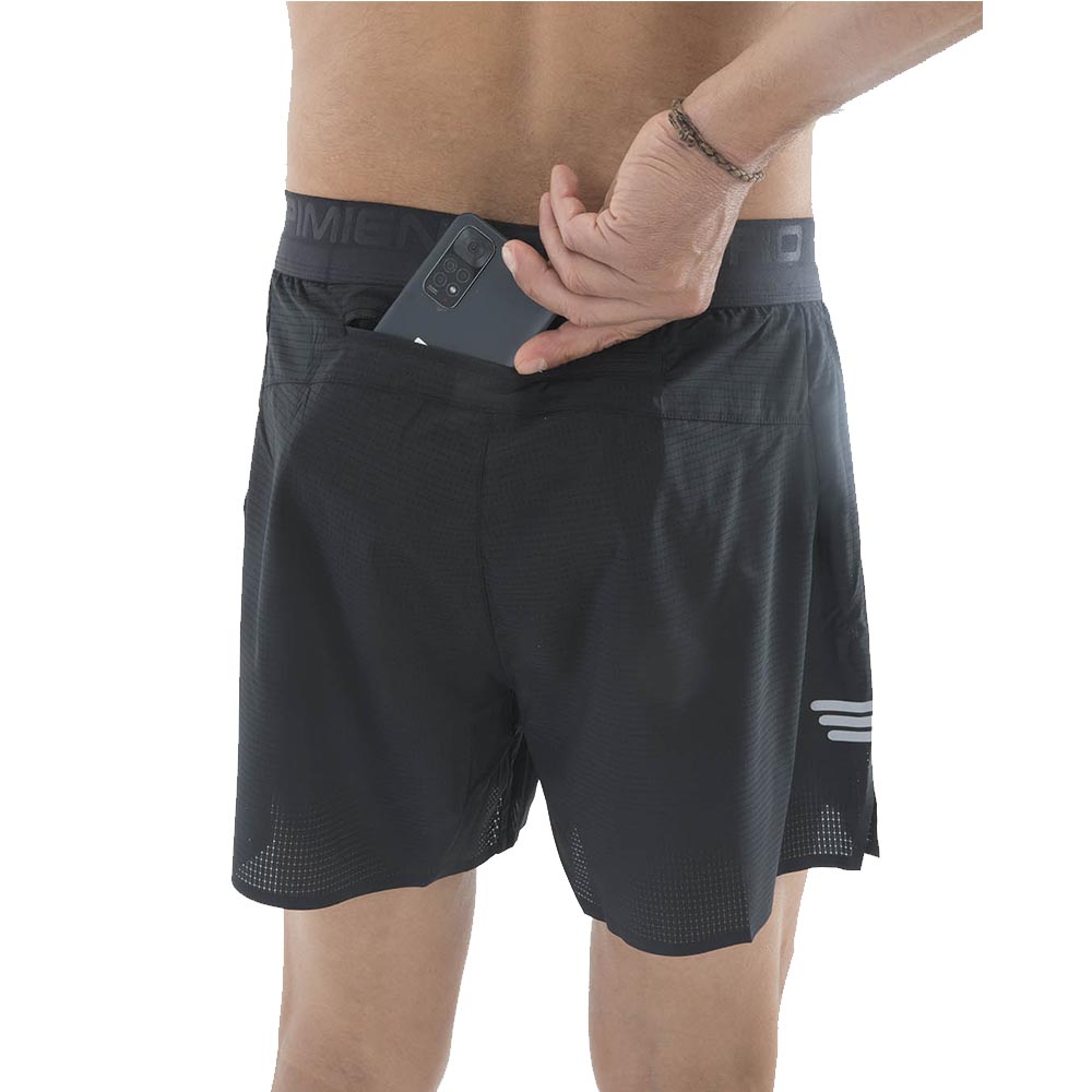 Pantalón Corto Técnico Pimiento Negro - Color Vino Negro